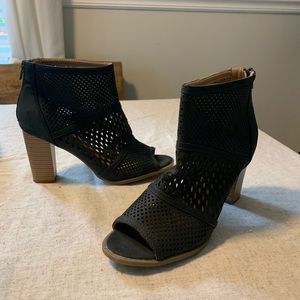 Open toe dark gray booties